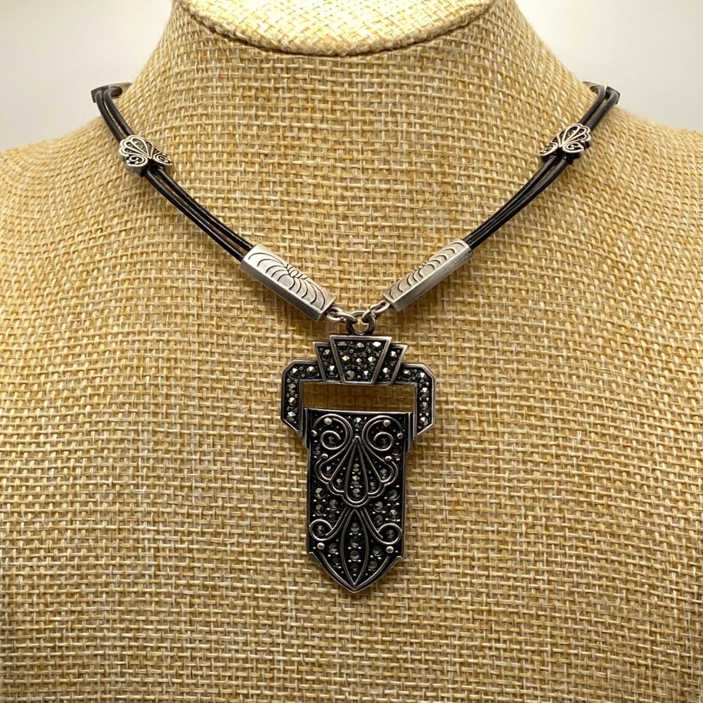 Fifth Avenue Collection Butler Necklace Silver Tone Art Deco Marcasite Black OS